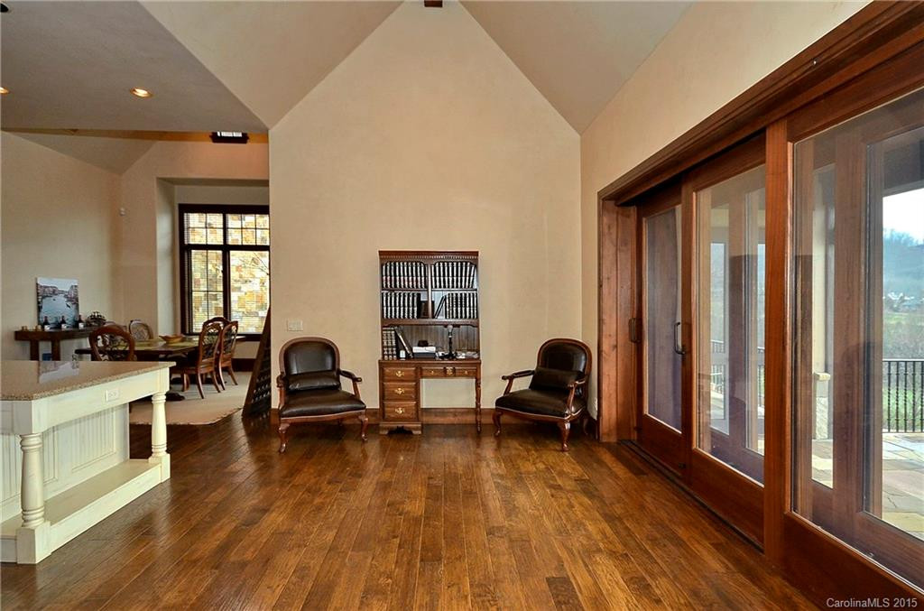 572 Walnut Valley Parkway - Photo 6