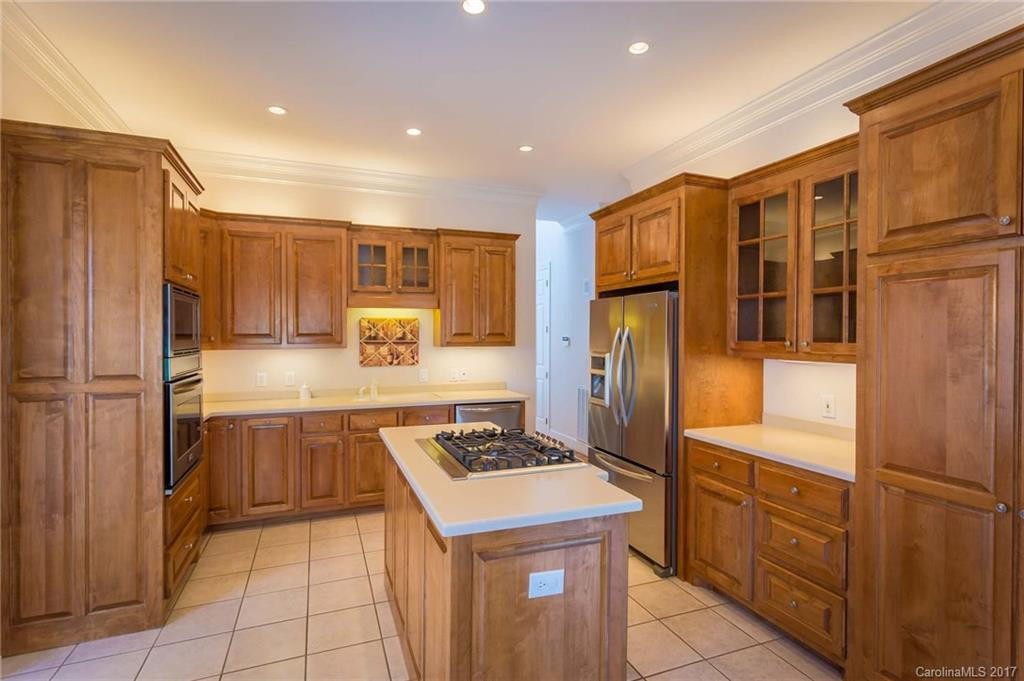 1846 Southpointe Dr - Photo 5