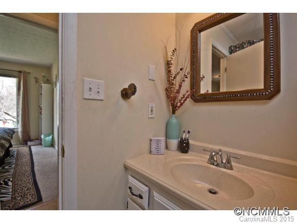43 Westview ln. - Photo 13