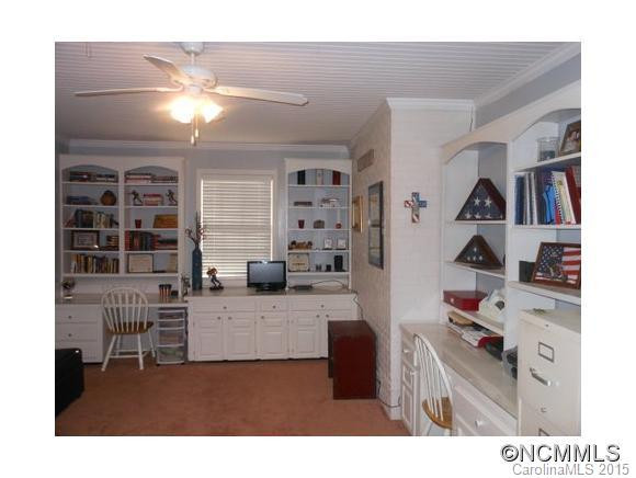 240 Ivy Drive - Photo 12