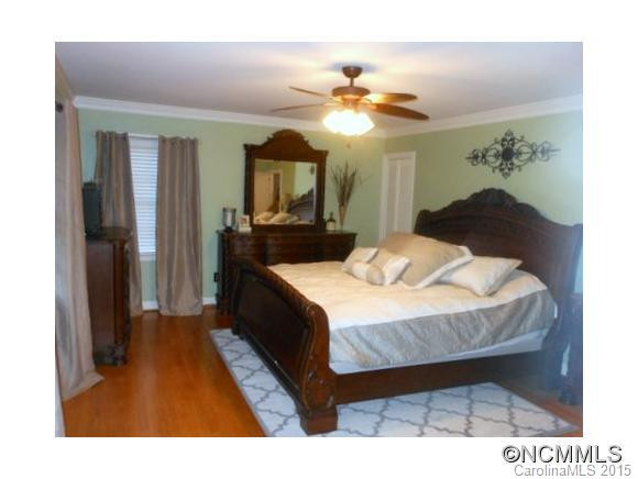 240 Ivy Drive - Photo 14
