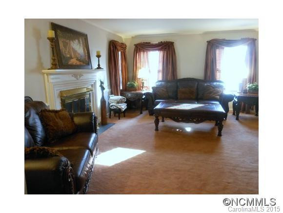 240 Ivy Drive - Photo 4