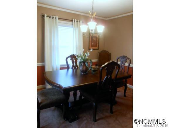 240 Ivy Drive - Photo 5