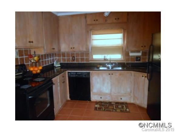 240 Ivy Drive - Photo 8