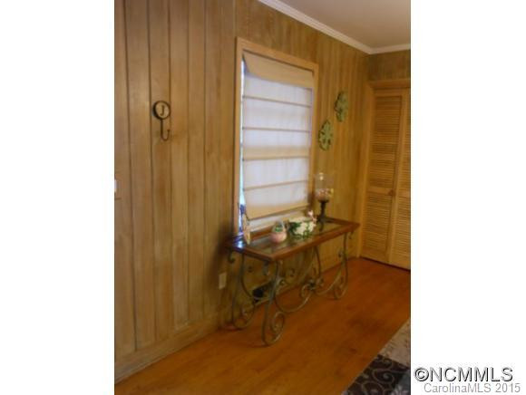 240 Ivy Drive - Photo 10