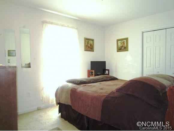 15 Caspian Way - Photo 13