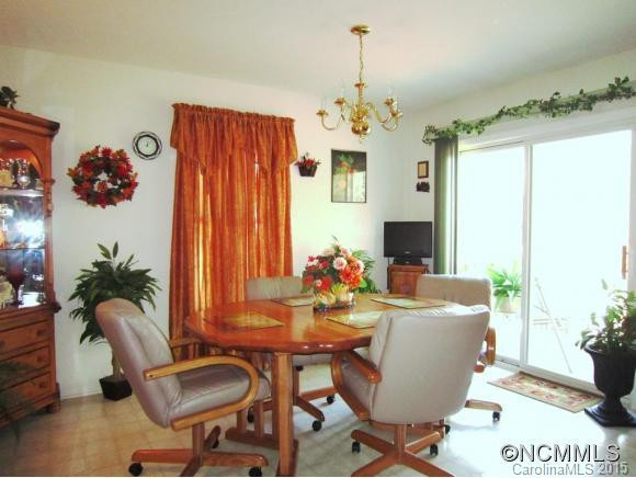 15 Caspian Way - Photo 4