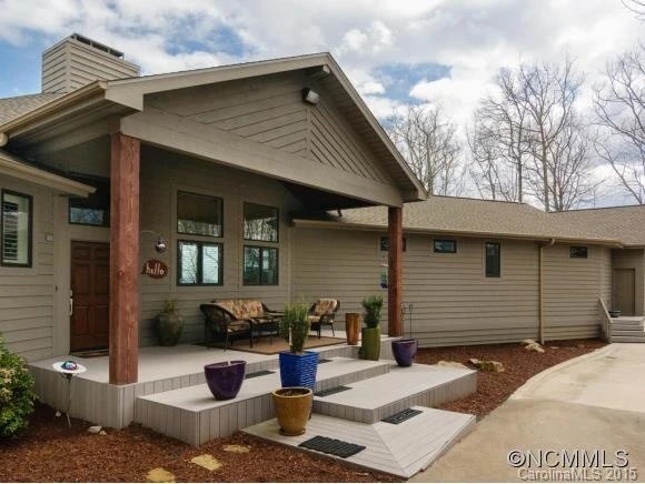 33 Chestnut Ridge Rd.