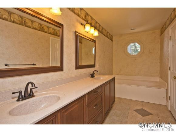 1002 Windsor Drive - Photo 11