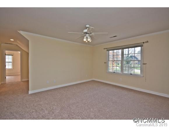 1002 Windsor Drive - Photo 10