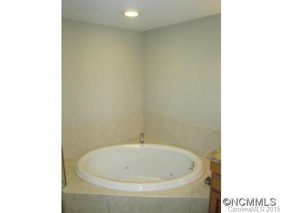 421 Bowling Park Rd - Photo 12
