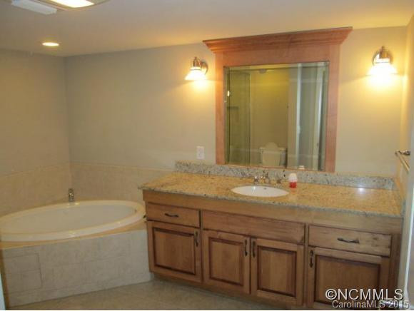 421 Bowling Park Rd - Photo 10