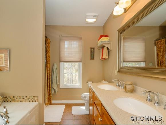 24 Village East Court - Photo 15