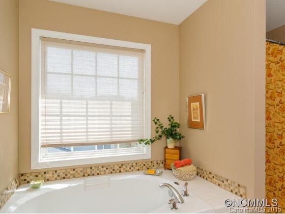 24 Village East Court - Photo 16