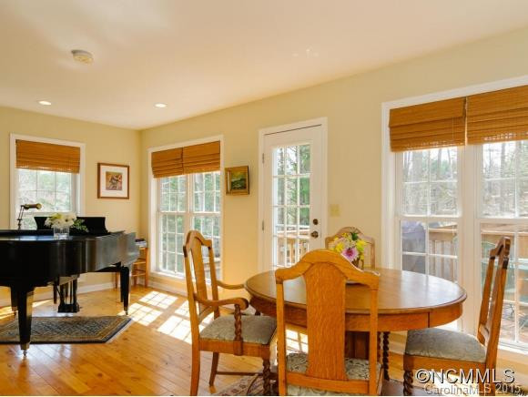 24 Village East Court - Photo 7