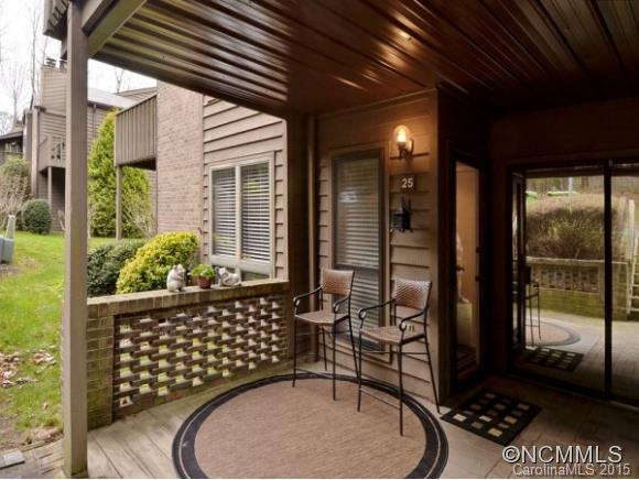 25 EAST RAVENCROFT #D - Photo 2