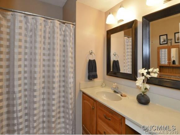 25 EAST RAVENCROFT #D - Photo 8