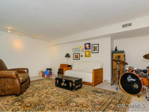 20 Woodcrest Road - Photo 16
