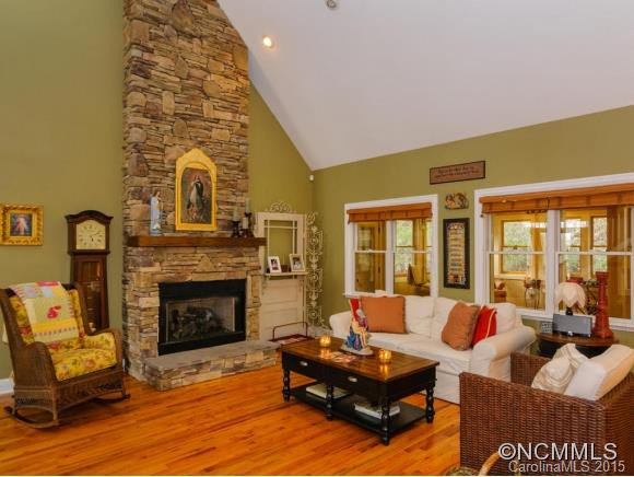 128 Churchill Downs Drive - Photo 4