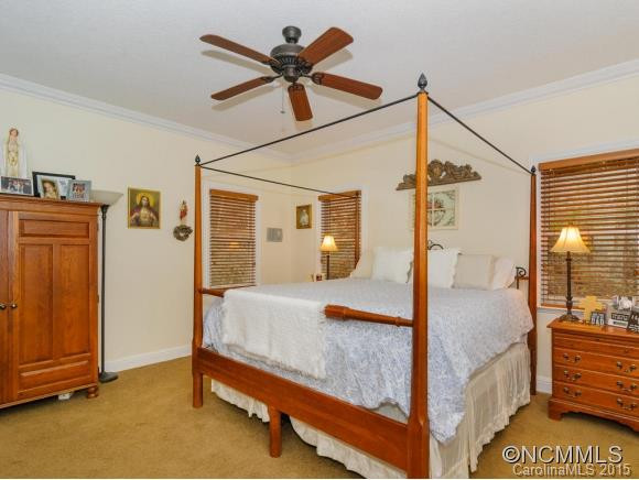 128 Churchill Downs Drive - Photo 10