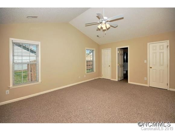 225 English Oak Road - Photo 5