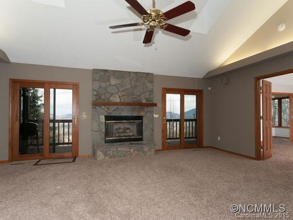 315 Pinnacle Drive - Photo 4