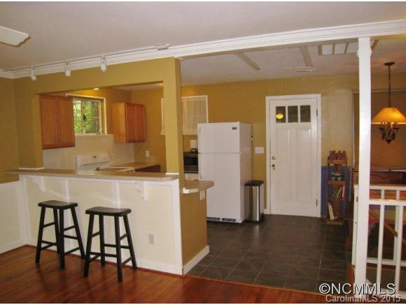 422 Lockhart Road - Photo 2