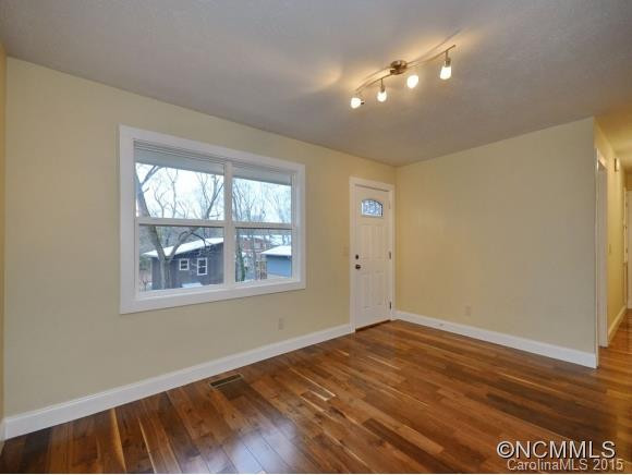 31 Moore Avenue - Photo 3