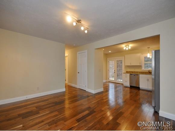 31 Moore Avenue - Photo 5