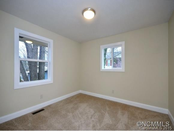 31 Moore Avenue - Photo 8