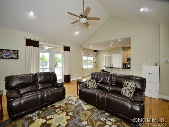 156 WILLIAMS PLACE - Photo 4