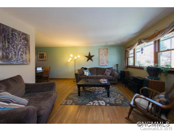 318 Fairfax Avenue - Photo 2