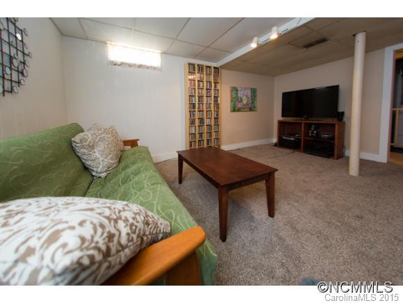 318 Fairfax Avenue - Photo 12