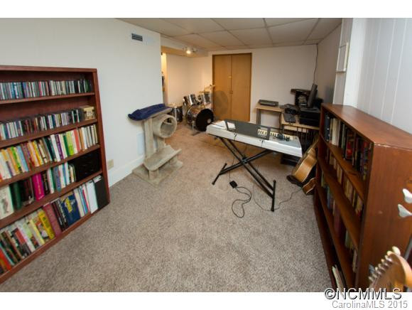 318 Fairfax Avenue - Photo 13