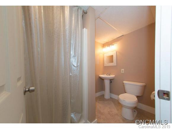 318 Fairfax Avenue - Photo 14