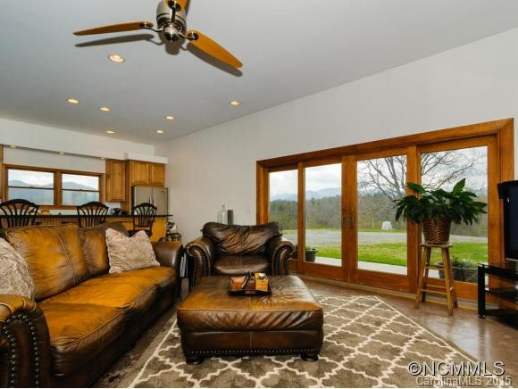 1801 TURNPIKE ROAD - Photo 4