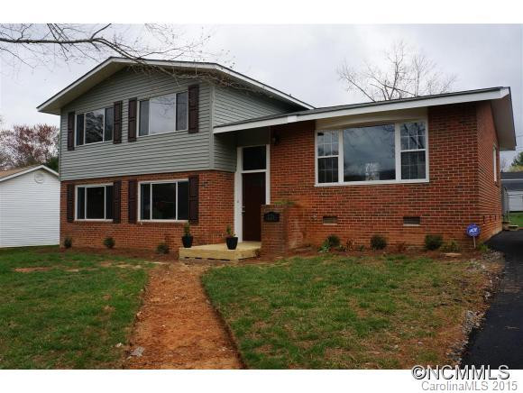 121 Castlerock Drive