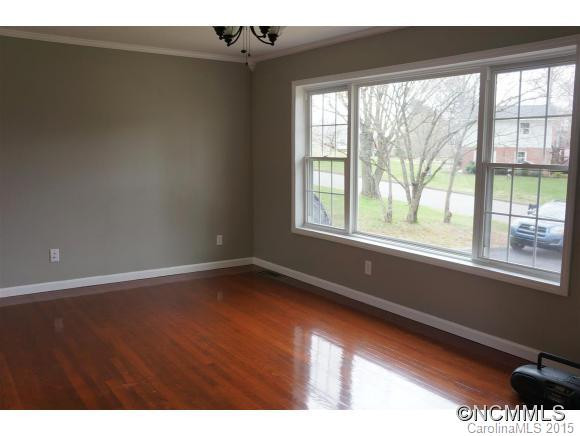 121 Castlerock Drive - Photo 2