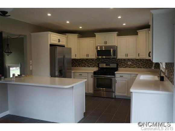 121 Castlerock Drive - Photo 3