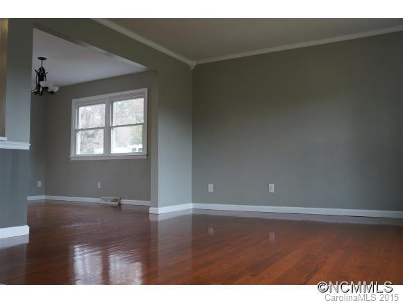 121 Castlerock Drive - Photo 5