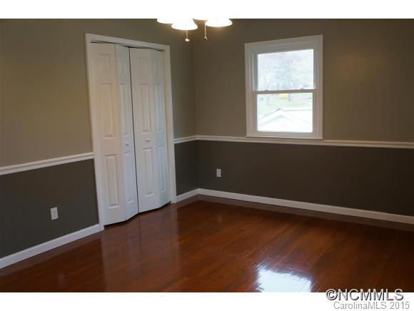 121 Castlerock Drive - Photo 8
