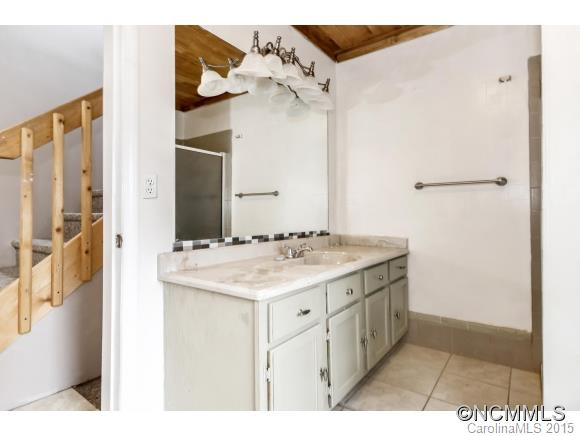1 Thurland Ave - Photo 12