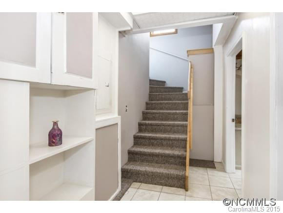 1 Thurland Ave - Photo 15