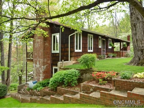295 WOODLAND ROAD