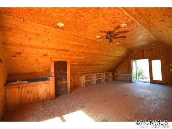 1050 Hunting Country Road - Photo 7