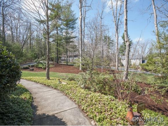 110 SUNNINGDALE DRIVE - Photo 16