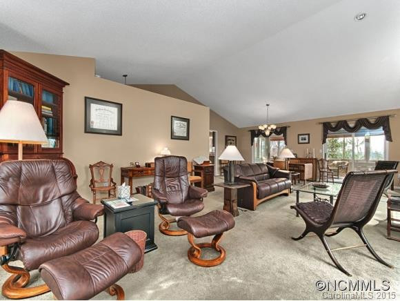 230 MAPLE HILL DRIVE - Photo 4