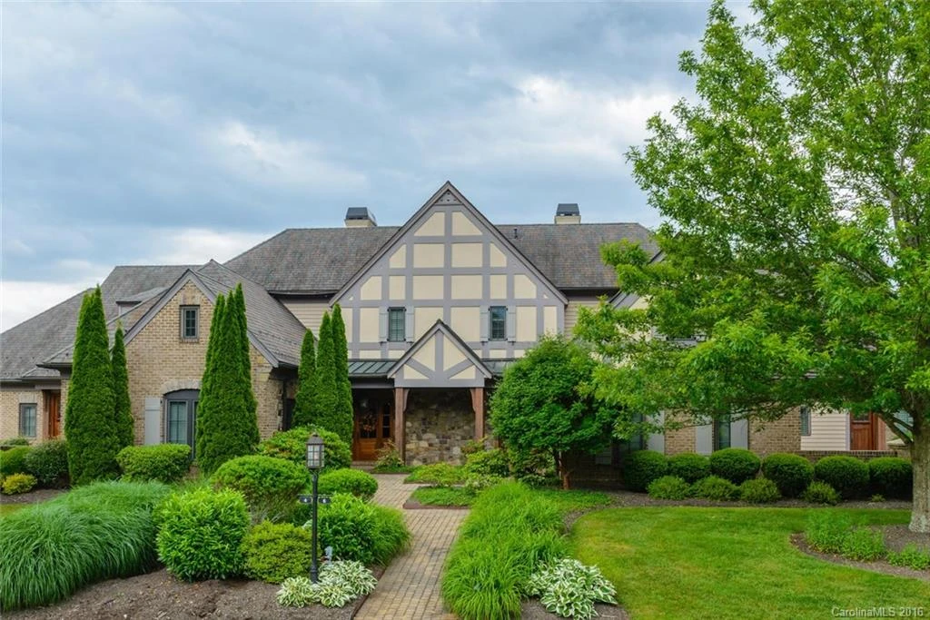 6 Golfside Court