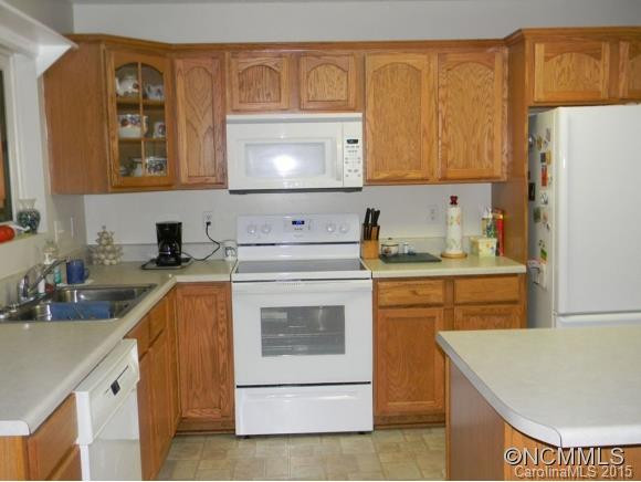 36 WOODMORE DRIVE - Photo 4
