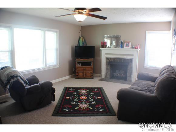 222 Ashworth Ave. - Photo 3